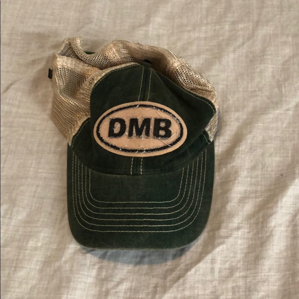 Dmb hat